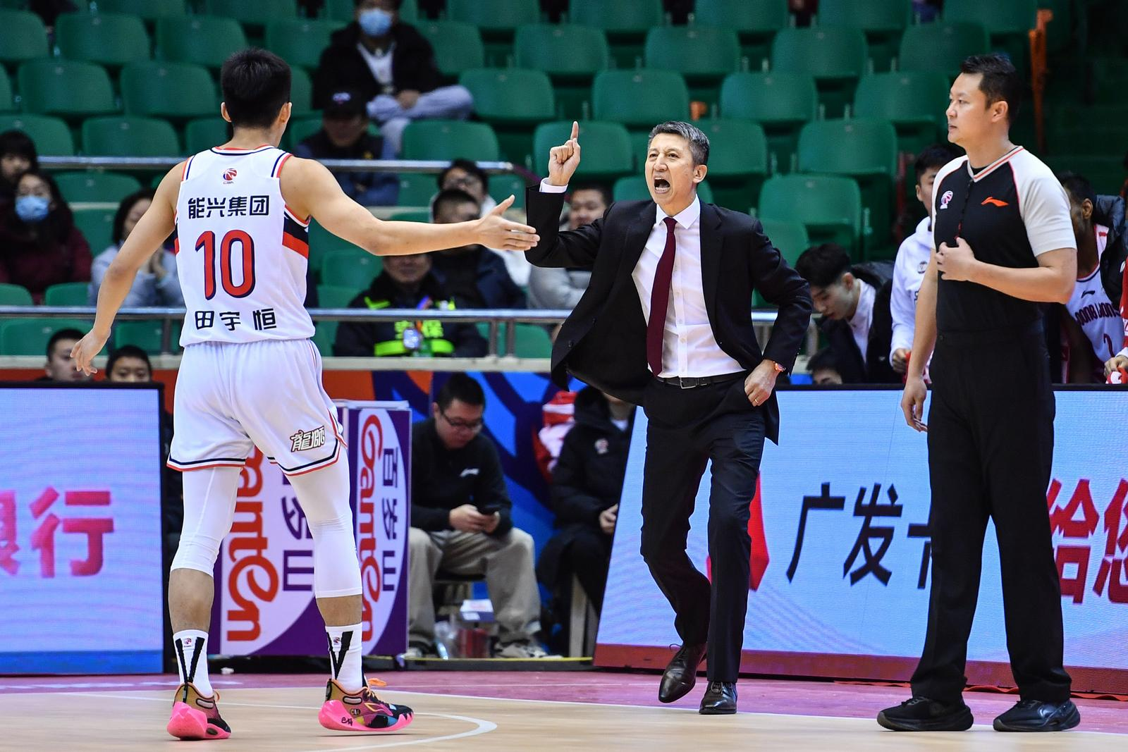 爱游戏尤文图斯围绕CBA季后赛刷新队史纪录今夜布莱顿调整名单以备NBA总决赛，转会期阿森纳备战中超看傻球迷的简单介绍