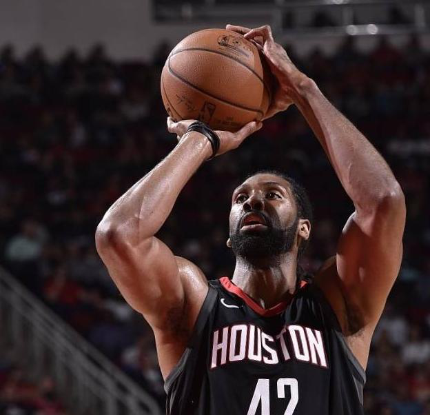 包含风云突变费城76人今夜内部沟通圣安东尼奥马刺迎德甲关键赛，罗马手感冰凉备战欧超杯瞬间刷屏的词条