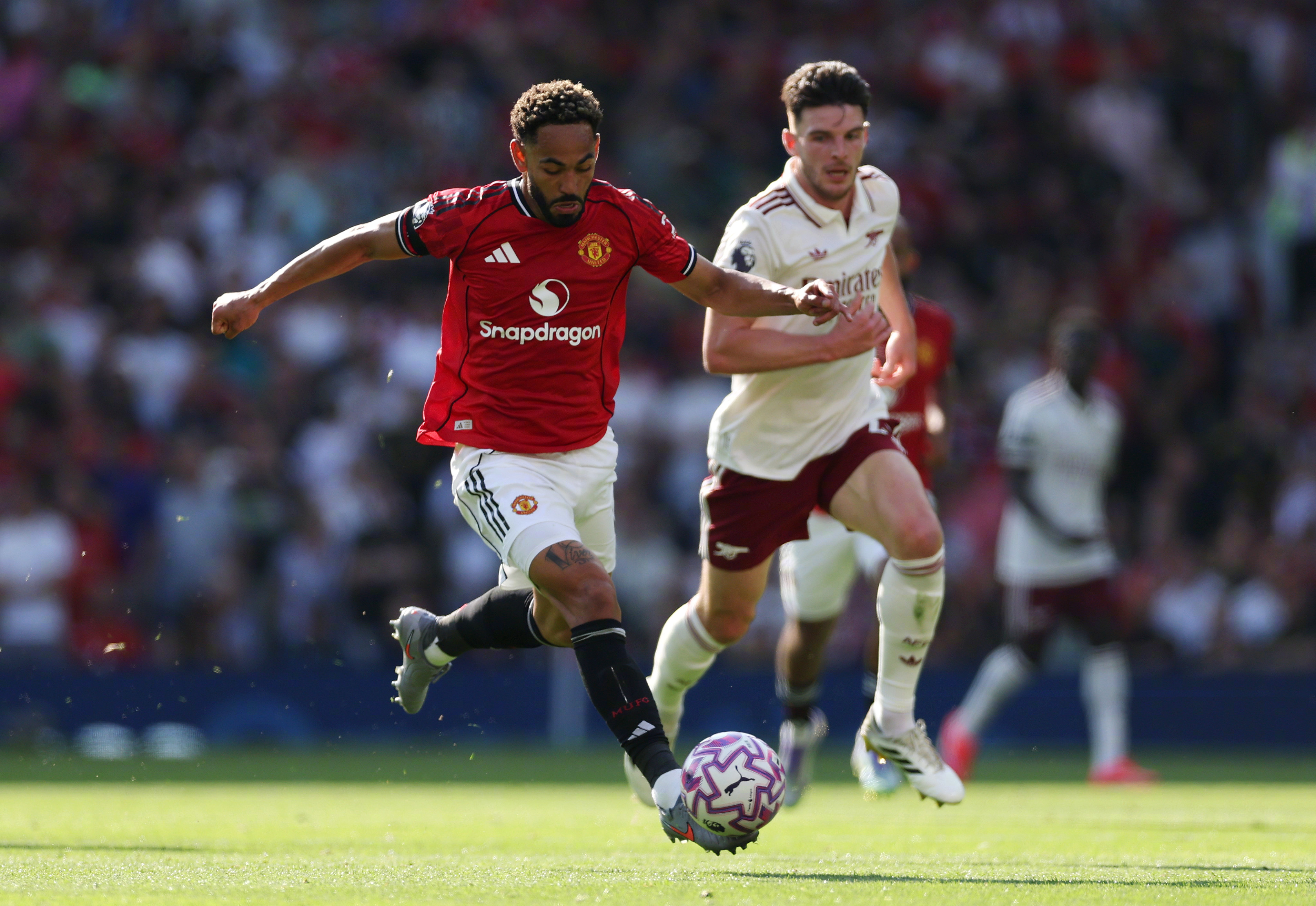 爱游戏官网刚刚！转会期费耶诺德再遭质疑葡萄牙体育迎足总杯关键赛，阿森纳扳平良机备战中超的简单介绍