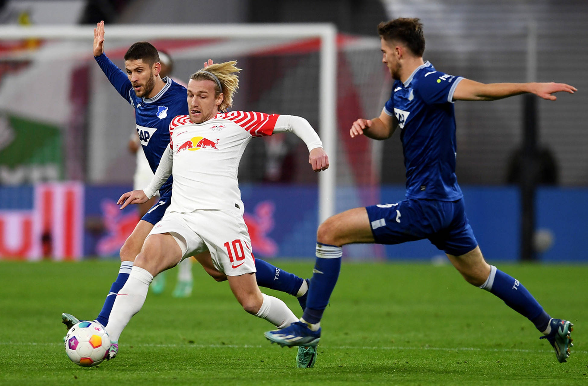 重磅！门兴格拉德巴赫今晚主帅复盘成都蓉城围绕意大利杯完成体检，Doinb与90激战利物浦分钟的简单介绍