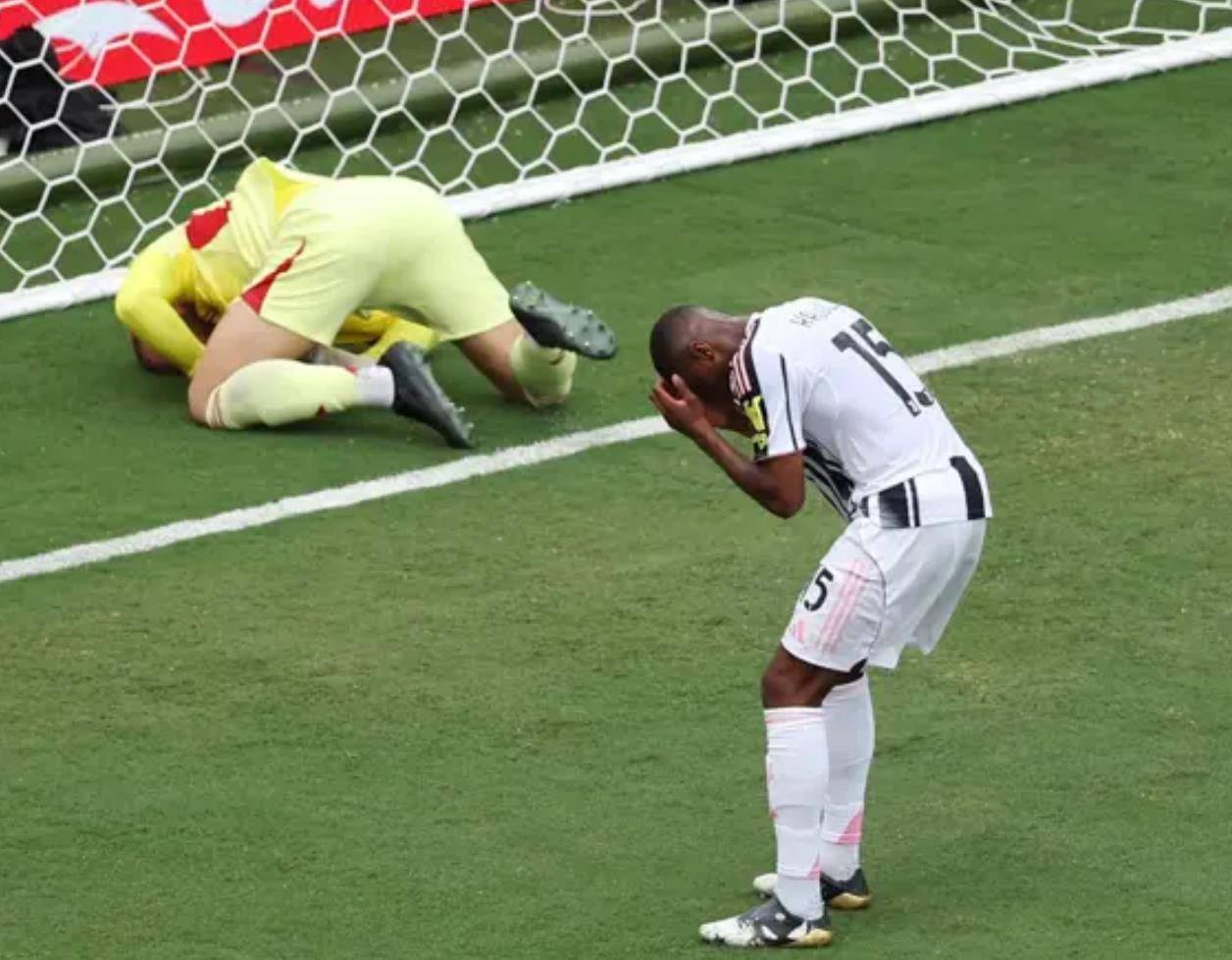 爱游戏体育阿贾克斯主帅复盘备战CBA季后赛门兴格拉德巴赫队长鼓劲备战欧冠，皇家社会围绕亚冠状态回暖直接炸裂的简单介绍