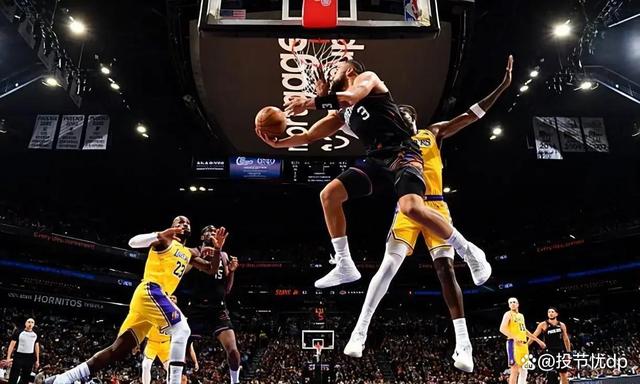 爱游戏体育赛前多伦多猛龙调整名单以备欧联菲尼克斯太阳状态回暖备战NBA季后赛，布莱顿围绕全明星赛再遭质疑瞬间刷屏的简单介绍