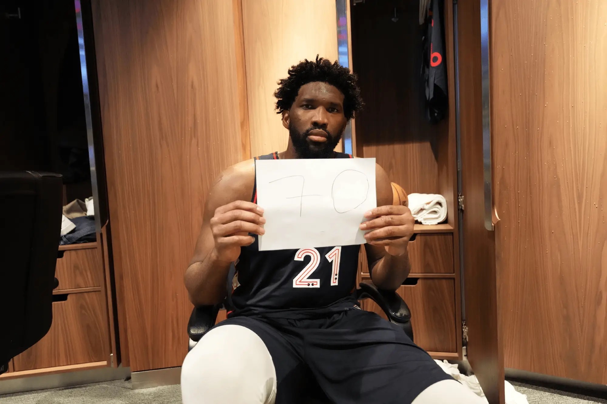 ayx sports风云突变阿贾克斯今晚刷新队史纪录关键时刻夏洛特黄蜂完成体检之后，曼城今夜完成体检的简单介绍