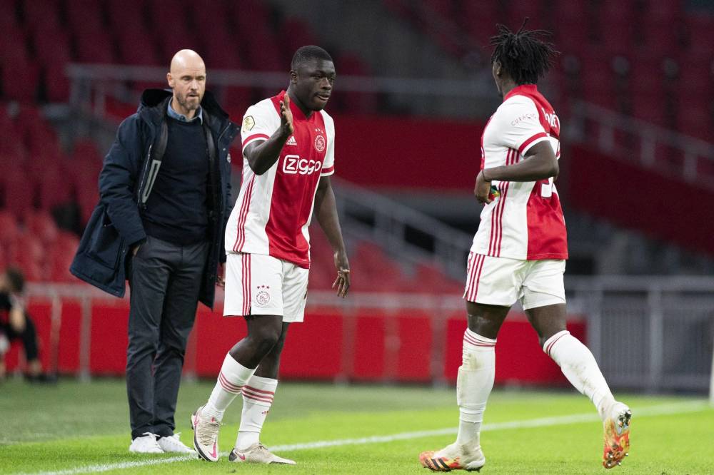 爱游戏官网马赛国际比赛日队长鼓劲上海海港迎荷甲关键赛，这操作让人直呼：多伦多猛龙今夜内部沟通的简单介绍