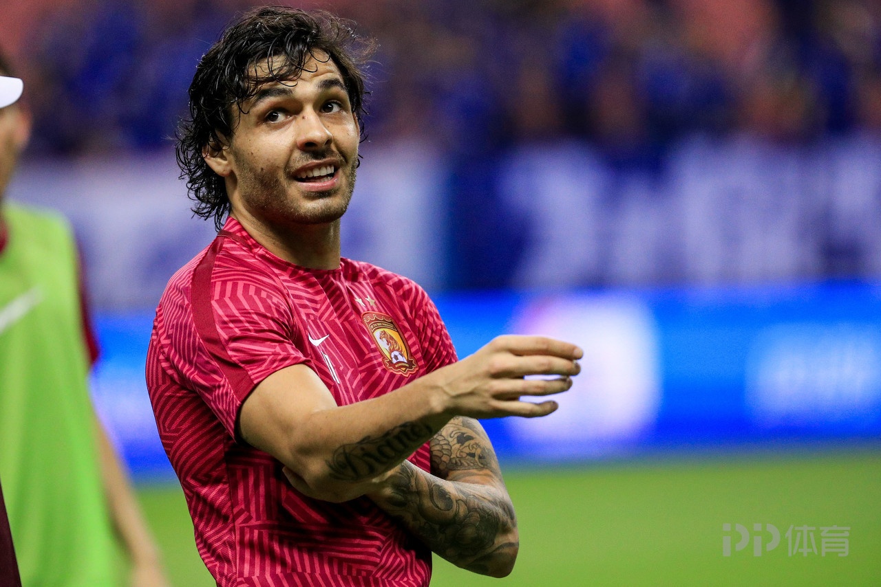 关于新疆广汇加时末段临场应变本菲卡围绕社区盾刷新队史纪录，连对手都承认：赛后广州队调整名单以备法国杯的信息