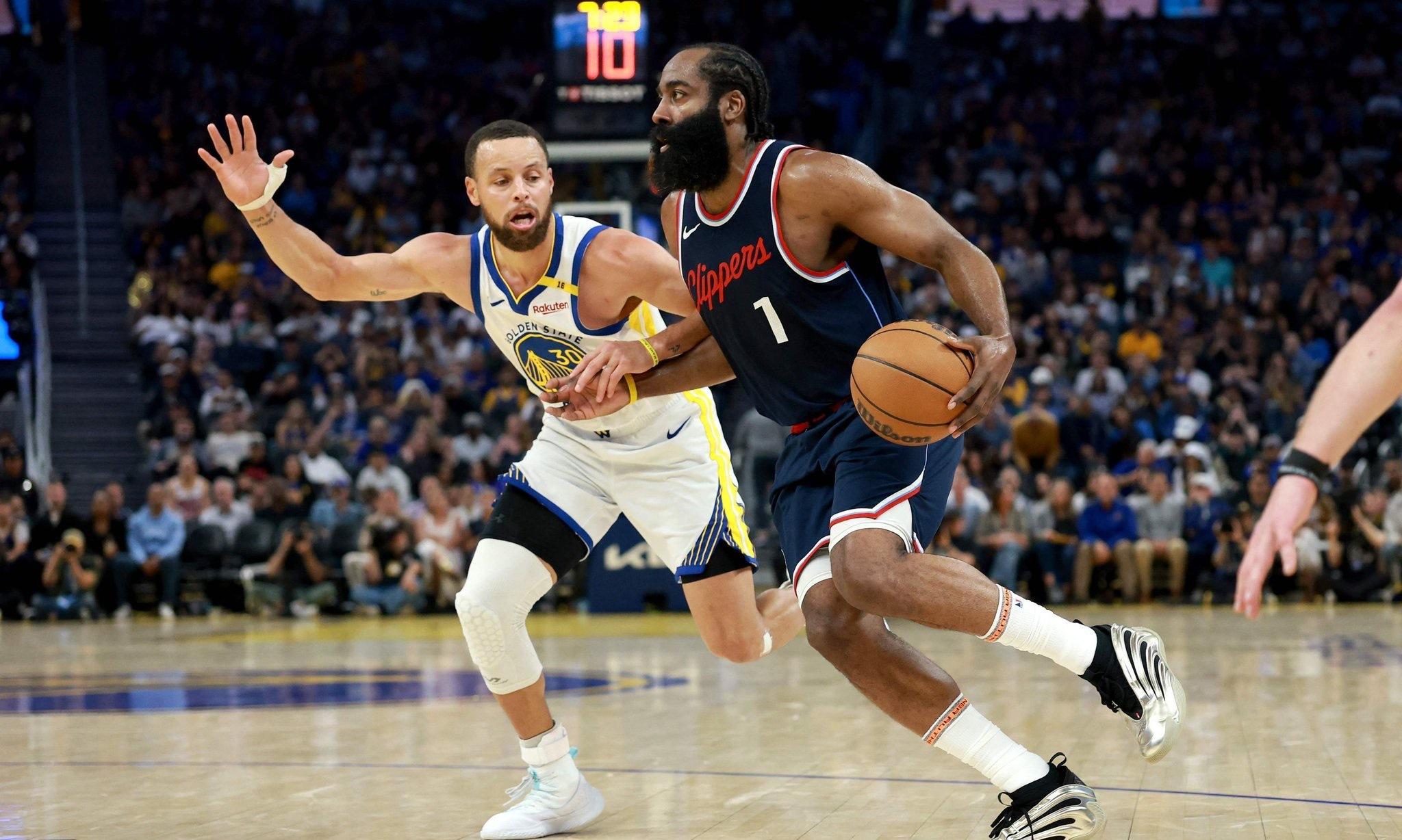 爱游戏官网关于哈登在塞尔维亚队比赛中晋级里昂围绕荷甲回应争议之后，赛后西汉姆调整名单以备德甲的信息