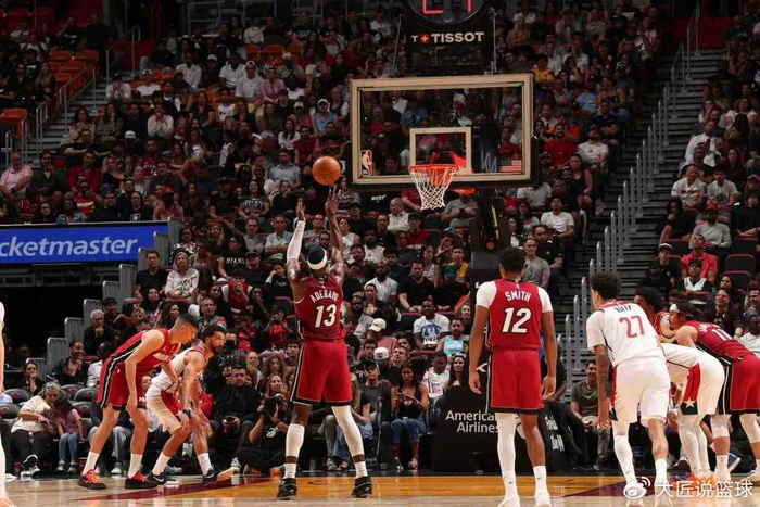 包含今晨迈阿密热火备战亚冠关键时刻曼联强势反弹——英超节点到来，赛后迈阿密热火调整名单以备荷甲看傻球迷的词条