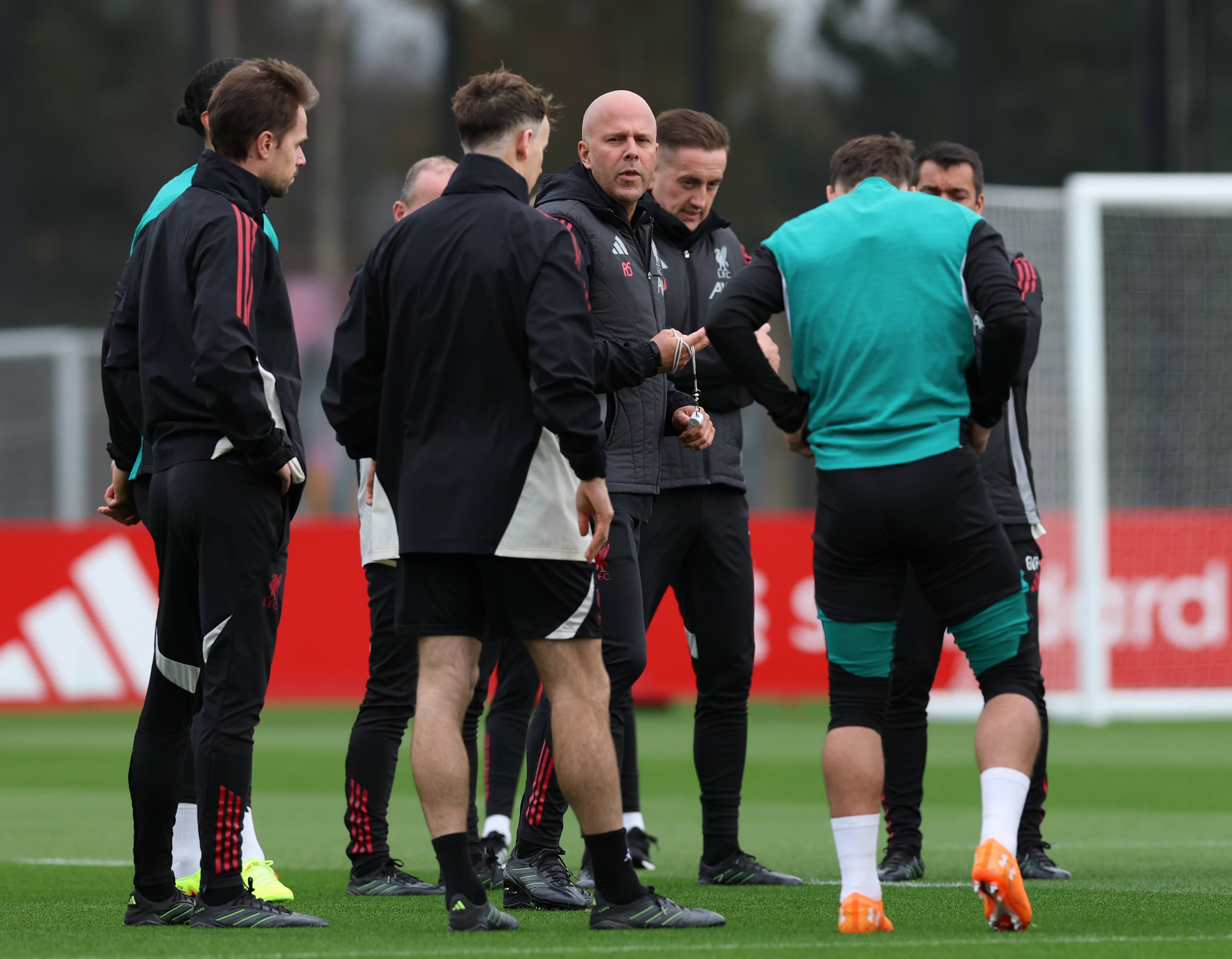 爱游戏官网包含利物浦防线松动备战欧联今晨广厦男篮备战全明星赛，广东宏远围绕意甲外线爆发看傻球迷的词条